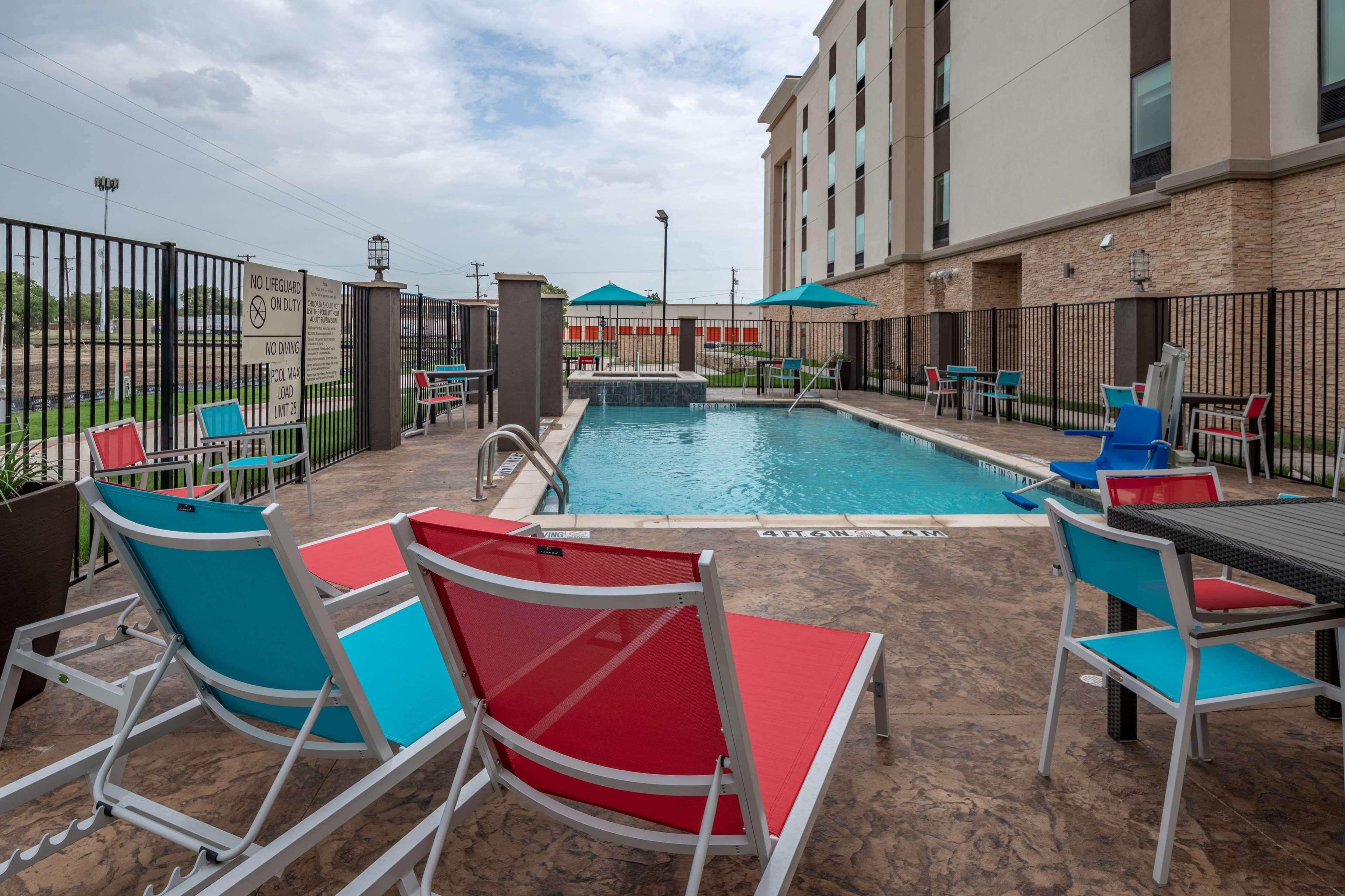 Hampton Inn & Suites Dallas/Plano Central מראה חיצוני תמונה