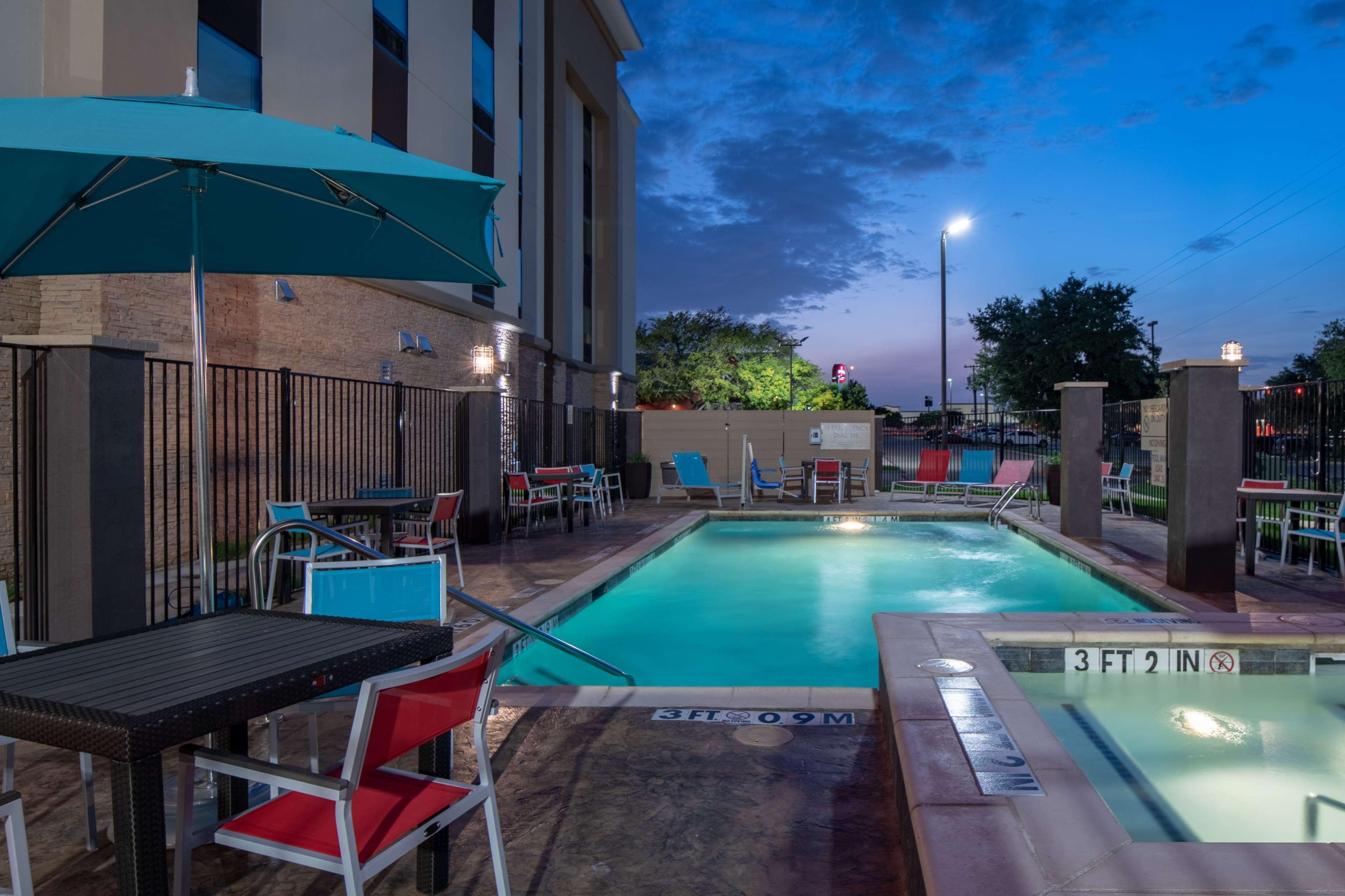 Hampton Inn & Suites Dallas/Plano Central מראה חיצוני תמונה