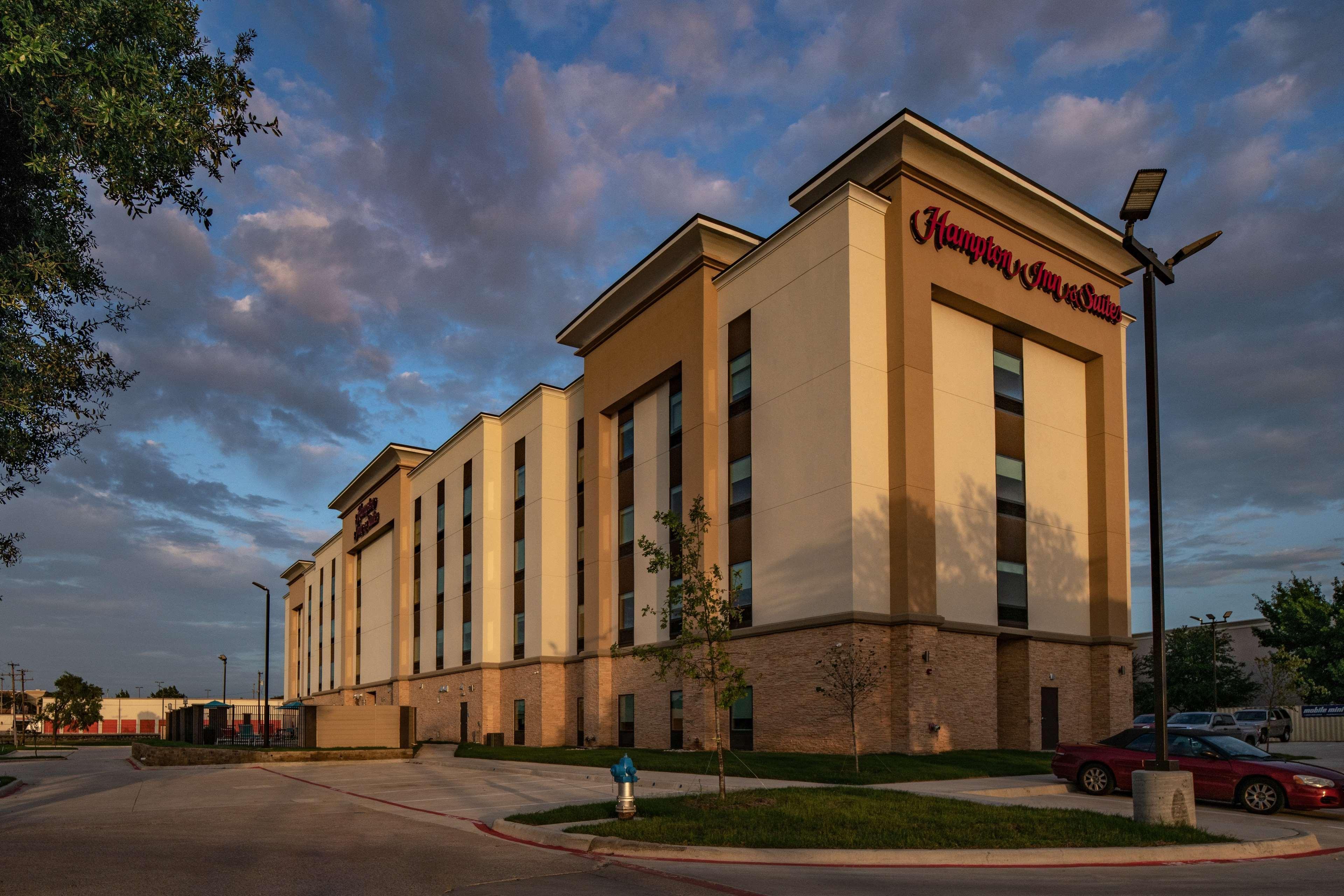 Hampton Inn & Suites Dallas/Plano Central מראה חיצוני תמונה